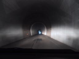 真っ暗なトンネル
